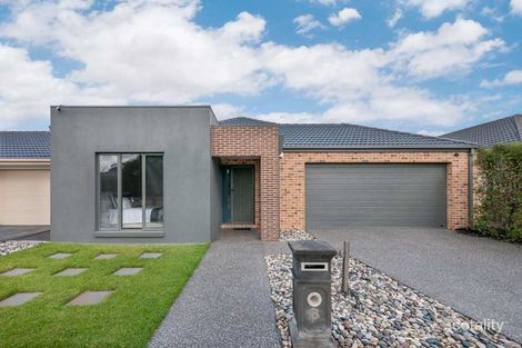 Property photo of 8 Dampier Close Craigieburn VIC 3064