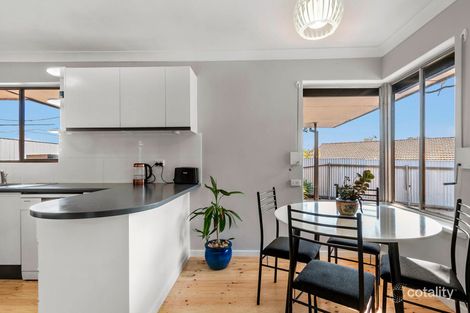 Property photo of 33 Collins Parade Hackham SA 5163