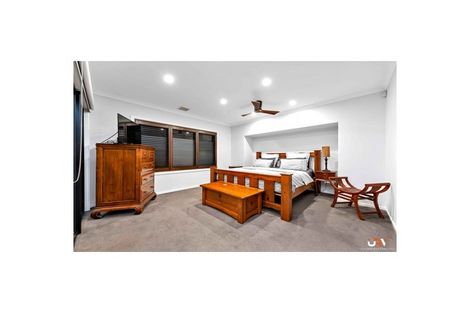 Property photo of 23 Dashing Road Craigieburn VIC 3064