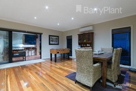 Property photo of 2 Frere Close Pakenham VIC 3810