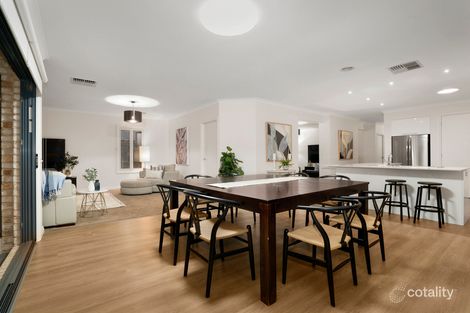 Property photo of 11 Glass Crescent Doreen VIC 3754