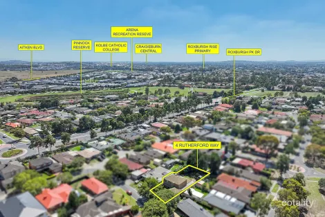 Property photo of 4 Rutherford Way Roxburgh Park VIC 3064