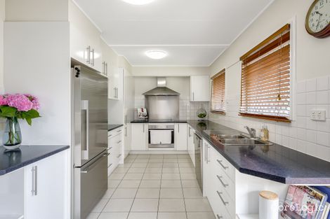 Property photo of 58 Dobbs Street Holland Park West QLD 4121