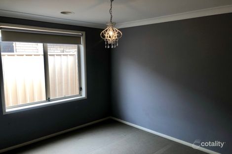 Property photo of 4 Chifley Circuit Burnside Heights VIC 3023