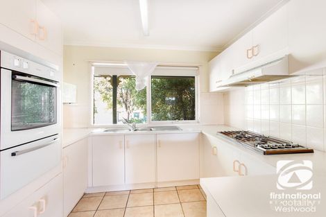 Property photo of 18 The Glades Hoppers Crossing VIC 3029