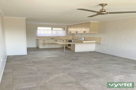 2/11 Illawarra Dr, Kin Kora, QLD 4680