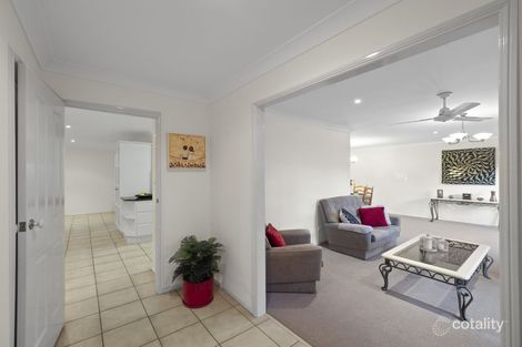 Property photo of 16 Chanel Crescent Eight Mile Plains QLD 4113