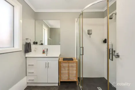 Property photo of 8 Joy Crescent Murray Bridge SA 5253