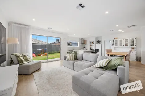 Property photo of 22 Pelagos Drive Clyde VIC 3978