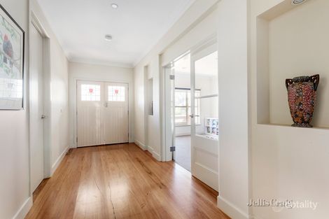 Property photo of 26 Eddys Grove Bentleigh VIC 3204