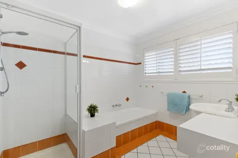 Property photo of 14 Conda Place Carindale QLD 4152