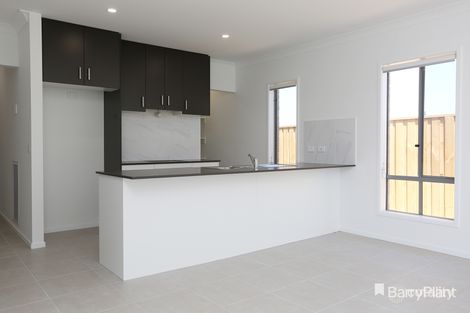 Property photo of 43 Lumley Circuit Werribee VIC 3030