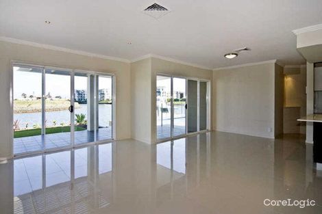 Property photo of 8 Palladium Boulevard Hope Island QLD 4212