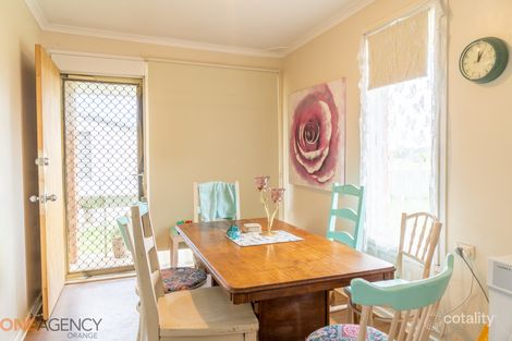 Property photo of 2 Algona Crescent Orange NSW 2800