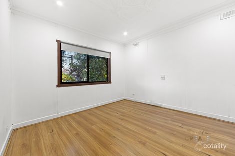 Property photo of 10 Silvester Crescent St Albans VIC 3021