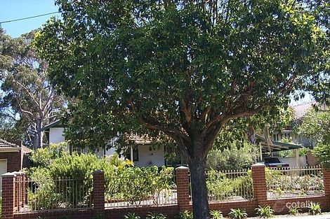 4 Dumbarton Cres, Menora, WA 6050