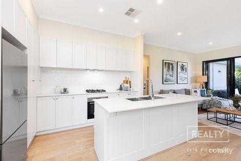 Property photo of 2/21 Brown Way Karrinyup WA 6018