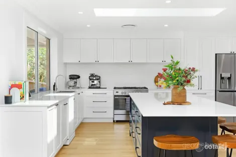 Property photo of 25 Beveridge Drive Green Point NSW 2251