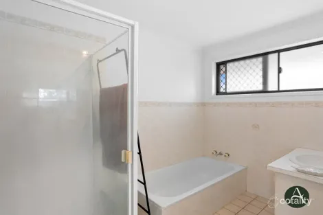 Property photo of 5 Maloo Place Ashmore QLD 4214