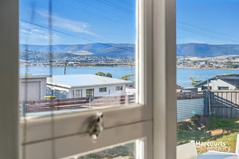 Property photo of 15 First Avenue Midway Point TAS 7171
