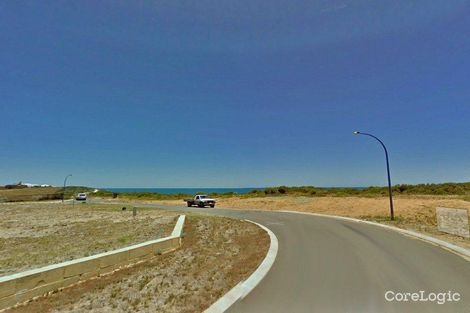 Property photo of 9 Lorea Loop Halls Head WA 6210