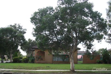 8 Pleasant St, Bossley Park, NSW 2176