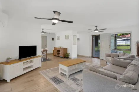 Property photo of 170 K P McGrath Drive Elanora QLD 4221