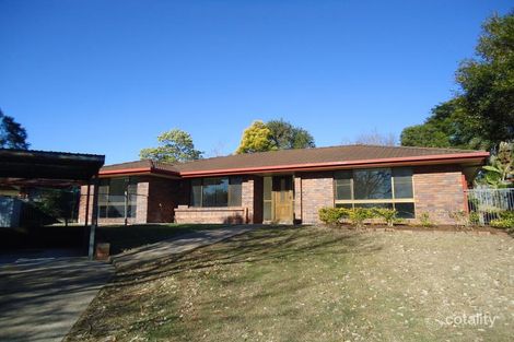 8 Etna Cl, Riverhills, QLD 4074