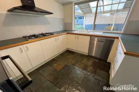 Property photo of 9 Penlow Court Hillside VIC 3037