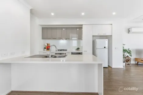 Property photo of 44 Quarter Circuit Springvale VIC 3171