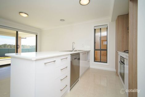 Property photo of 2/11 Gimlet Place Forest Hill NSW 2651