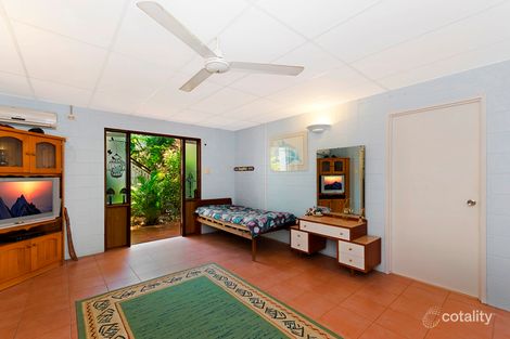 Property photo of 32 Surrey Street Hyde Park QLD 4812
