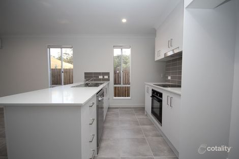 Property photo of 10 Silvertop Crescent Spring Mountain QLD 4300