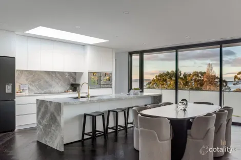 3/3 Jenkins St, Taroona, TAS 7053