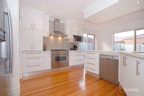 Property photo of 9 Emmaline Crescent Keysborough VIC 3173