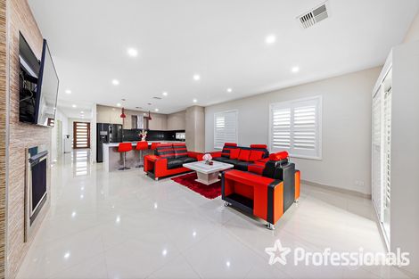 Property photo of 16 Caro Way Fraser Rise VIC 3336