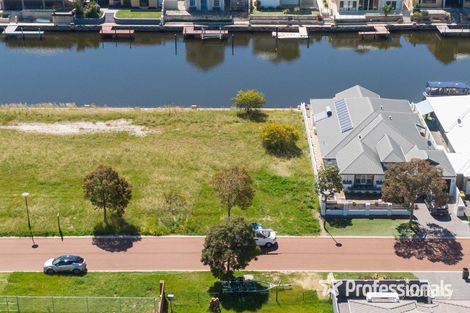 Property photo of 15 Gael Place Dudley Park WA 6210