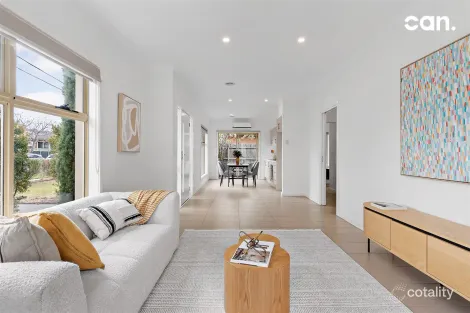 Property photo of 1/9-11 Katoomba Street Hadfield VIC 3046