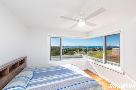 Property photo of 4 Scarborough Circuit Red Head NSW 2430