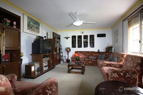 Property photo of 37 Copperfield Drive Ambarvale NSW 2560