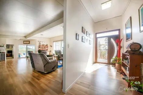 Property photo of 28 The Crescent Agnes Water QLD 4677