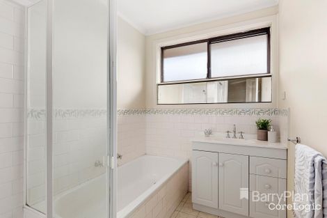 Property photo of 17 Strickland Avenue Mill Park VIC 3082