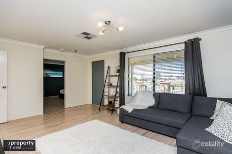 Property photo of 20 Bauer Circle Banksia Grove WA 6031