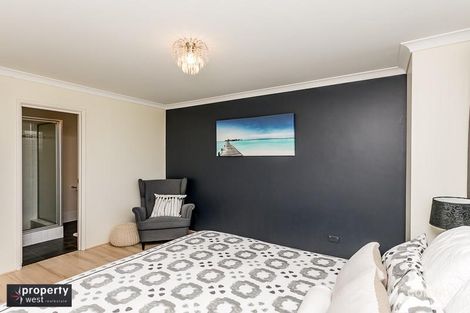 Property photo of 20 Bauer Circle Banksia Grove WA 6031