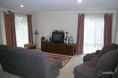 Property photo of 30 Jerilderie Drive Berwick VIC 3806