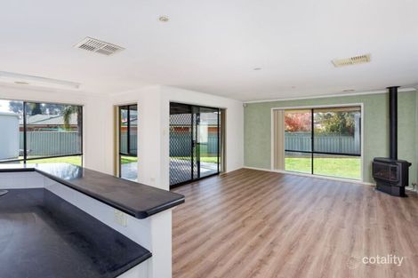 Property photo of 10 Walla Place Glenfield Park NSW 2650