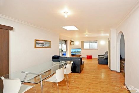 Property photo of 329 North Beach Road Karrinyup WA 6018