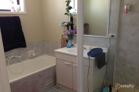 Property photo of 10 Kenny Close St Helens Park NSW 2560
