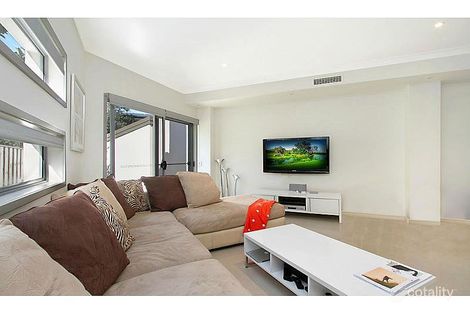 Property photo of 1/24 Campelles Avenue Varsity Lakes QLD 4227