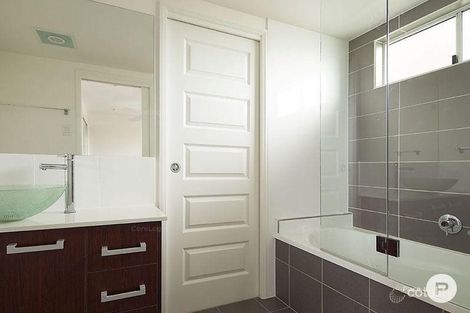 Property photo of 2/414 Hawthorne Road Bulimba QLD 4171